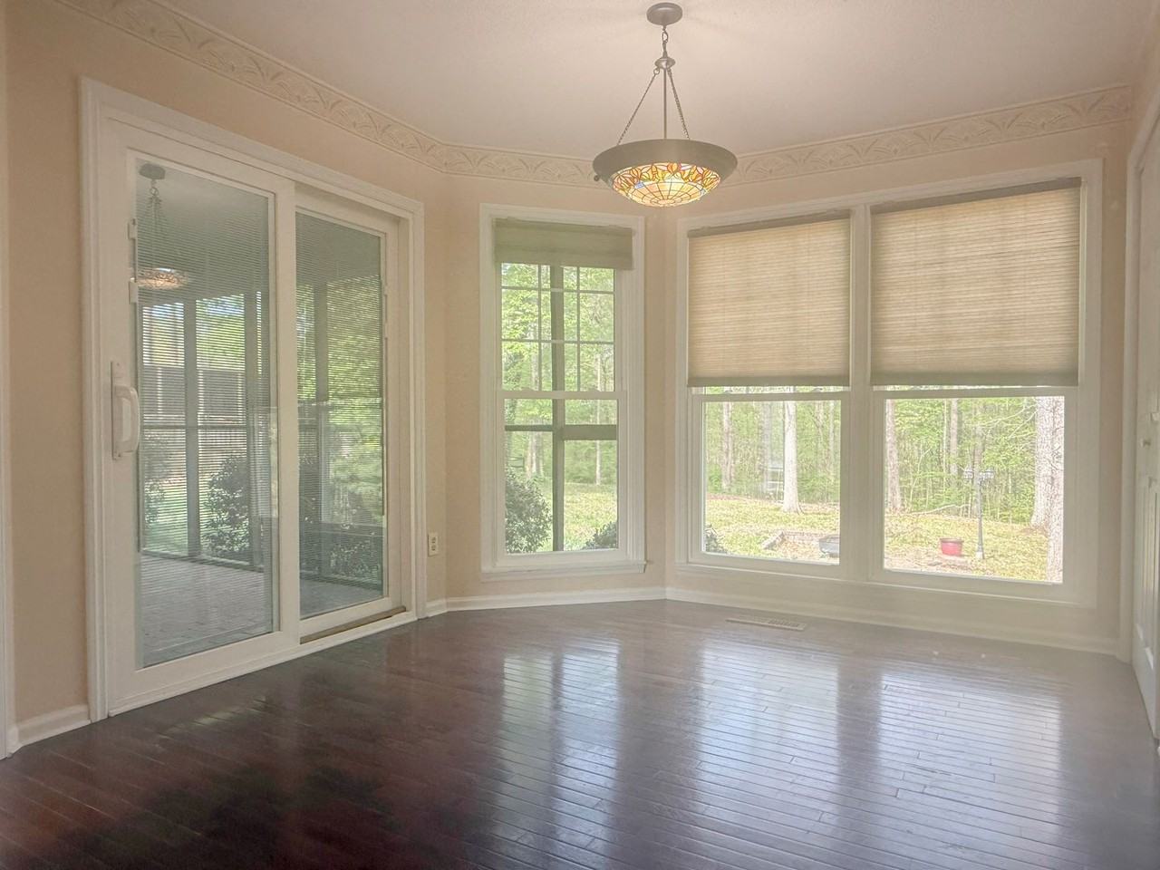 1758 Heathrow Dr - Photo 7 of 29