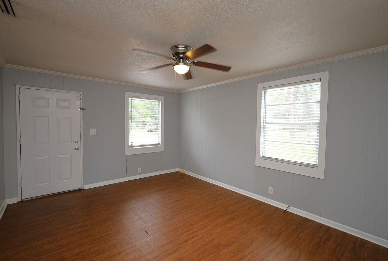 808 Lilly St #B - Photo 2 of 9