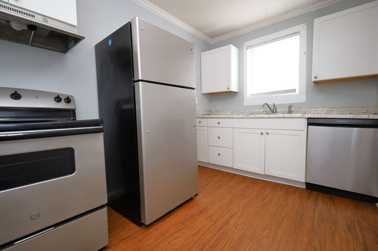 808 Lilly St #B - Photo 4 of 9