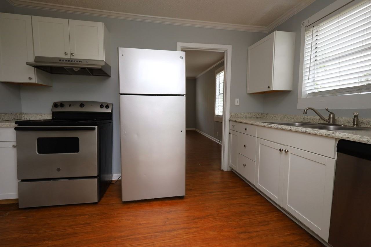 808 Lilly St #B - Photo 5 of 9