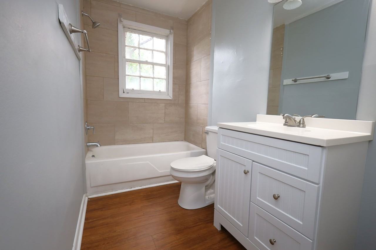 808 Lilly St #B - Photo 7 of 9