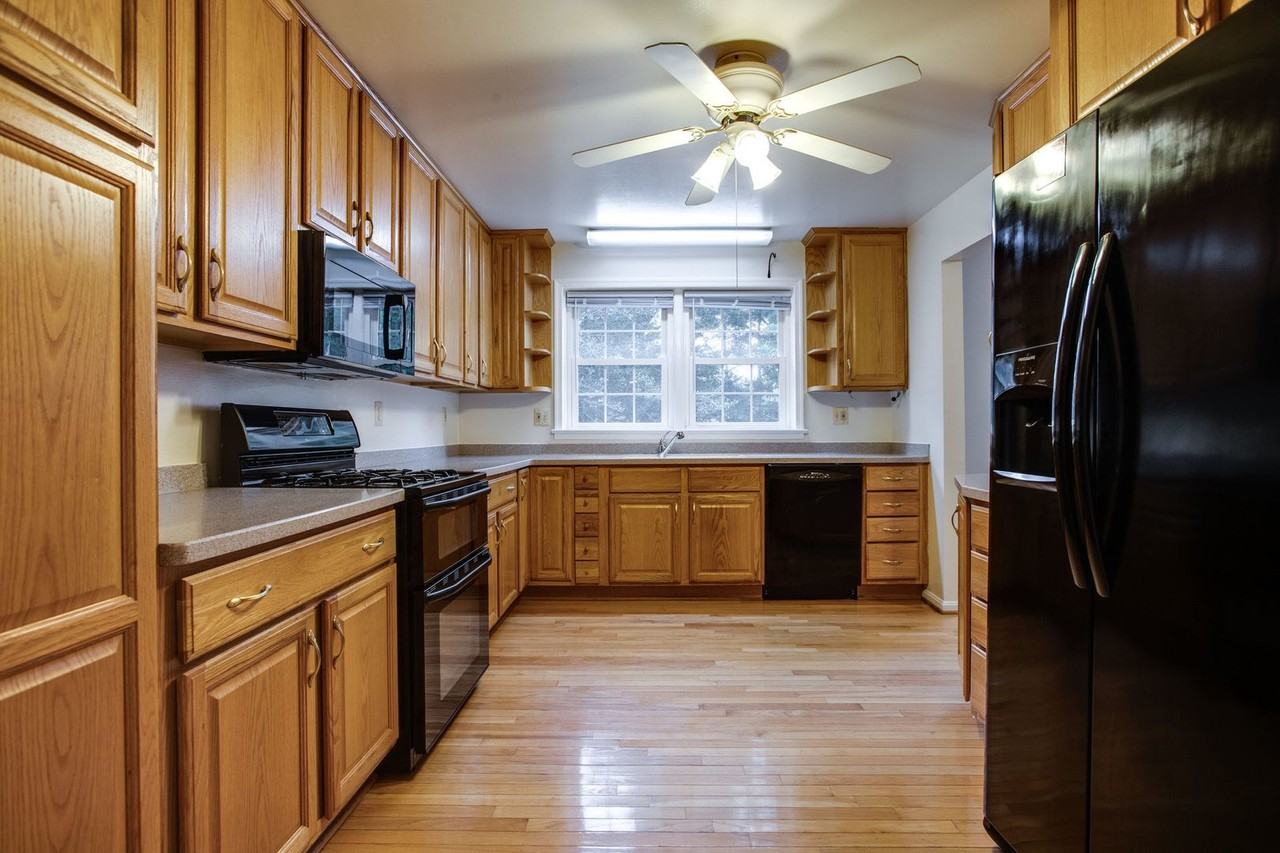 2838 Lafora Ct - Photo 5 of 29