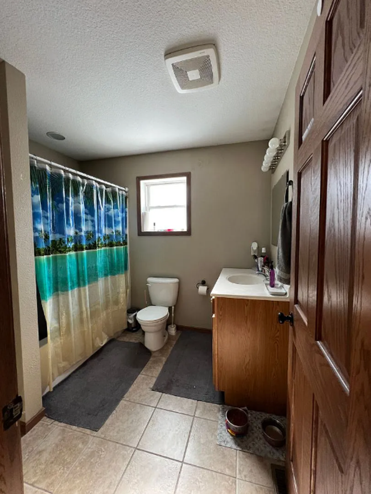 216 James - Photo 4 of 8