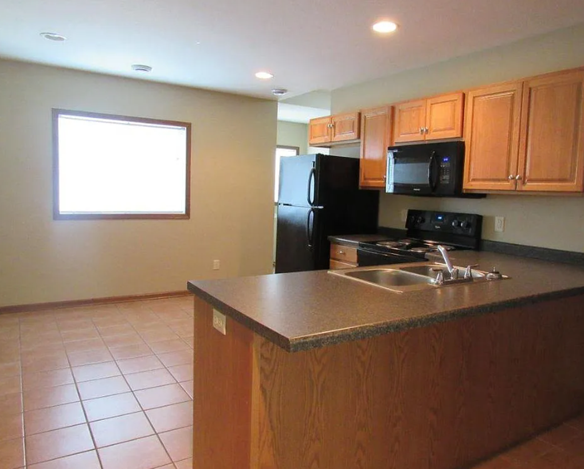 216 James - Photo 7 of 8