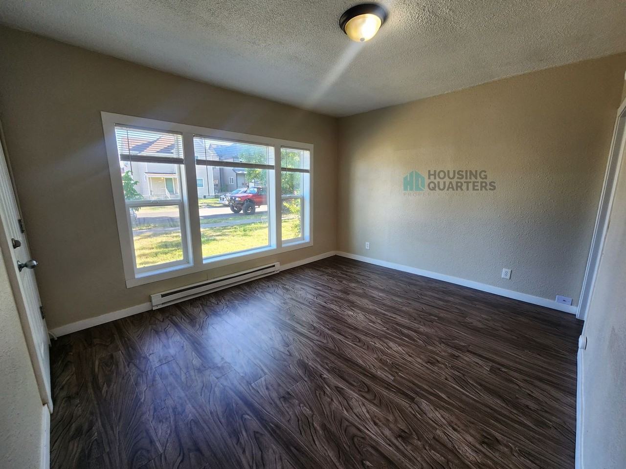 1822 W Gardner Ave - Photo 4 of 8