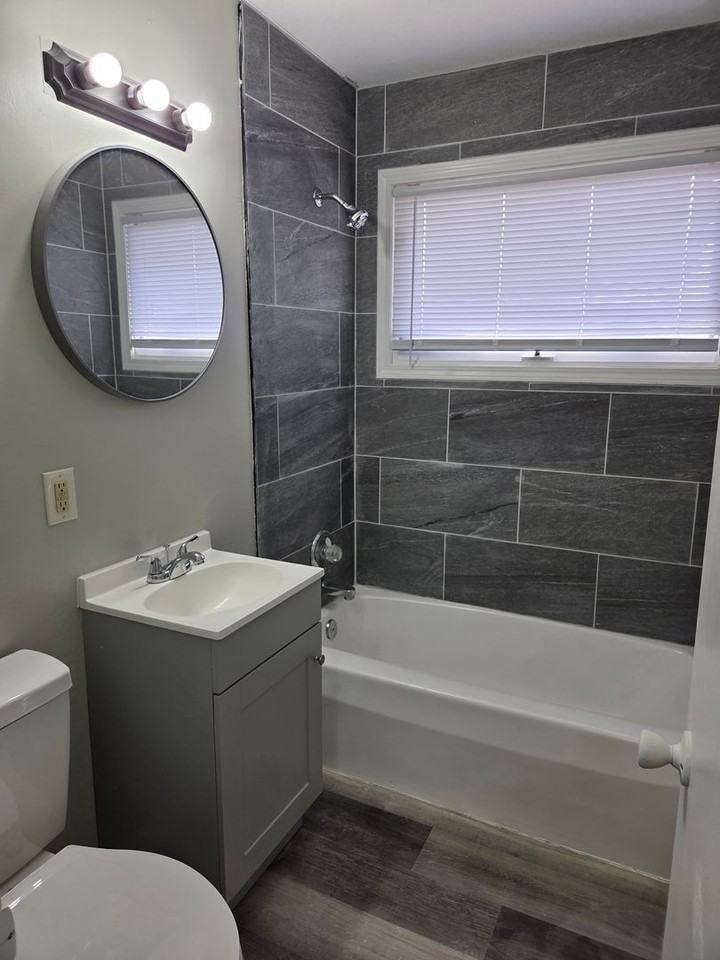 1625 1625 - 1627 E Jump - Photo 5 of 10