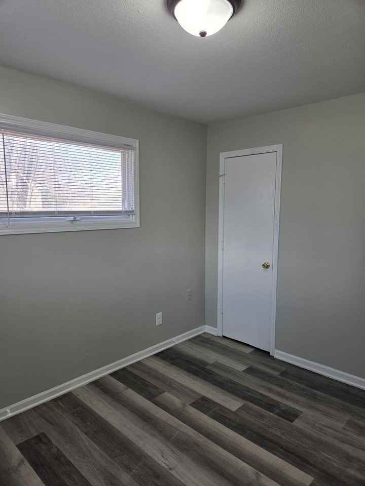 1625 1625 - 1627 E Jump - Photo 6 of 10