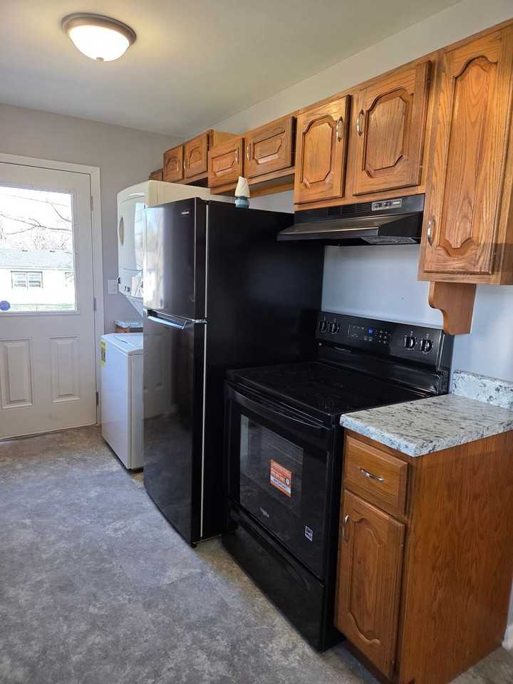 1200 E Beaumont St - Photo 5 of 26