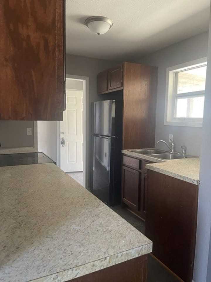 3330 S Euclid Ave - Photo 2 of 20