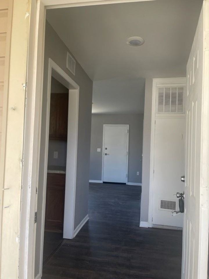 3330 S Euclid Ave - Photo 3 of 20