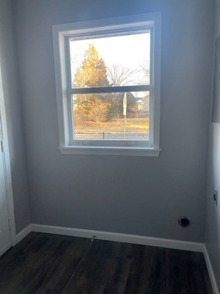 3402 S Leonine Rd - Photo 3 of 18