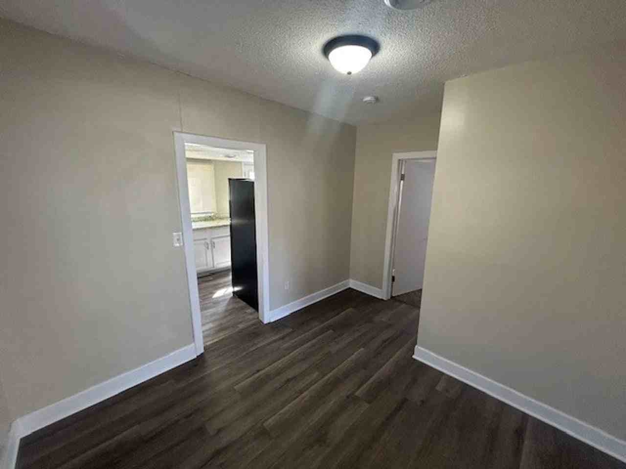 634 S Fountain St - Photo 6 of 18