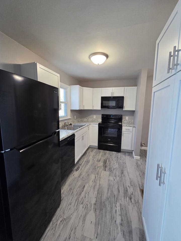 715 N Kokomo Ave - Photo 2 of 20