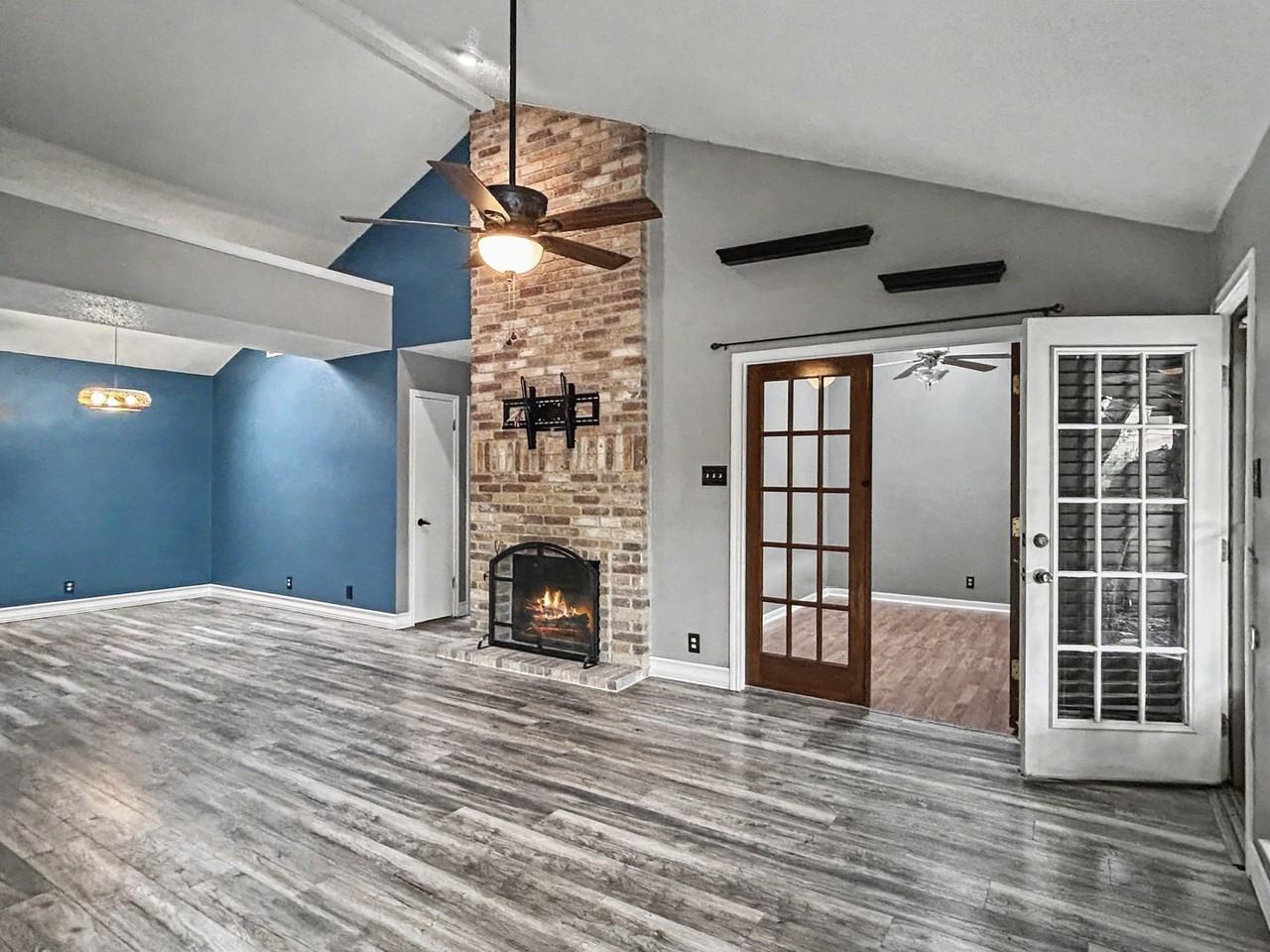 8503 Wood Arbor - Photo 3 of 25