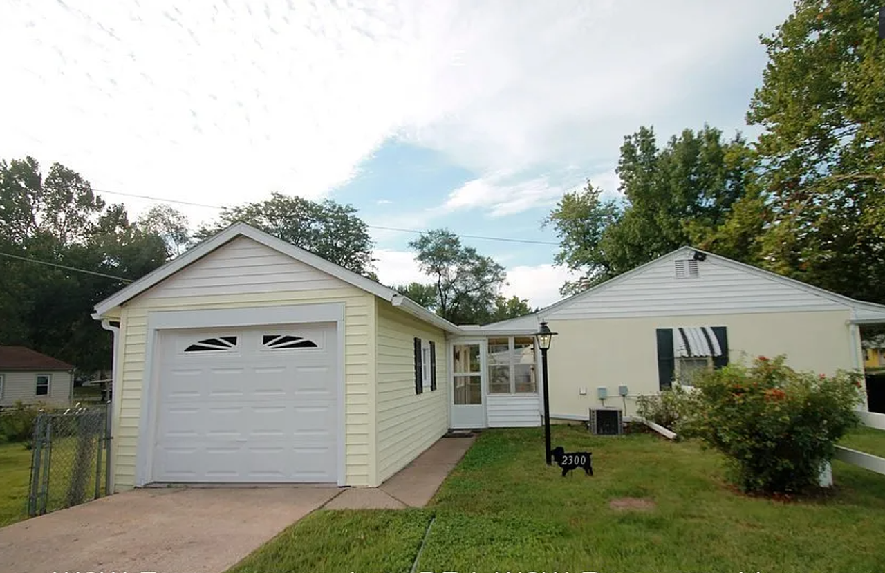 2300 Sw Eveningside Dr - Photo 3 of 13