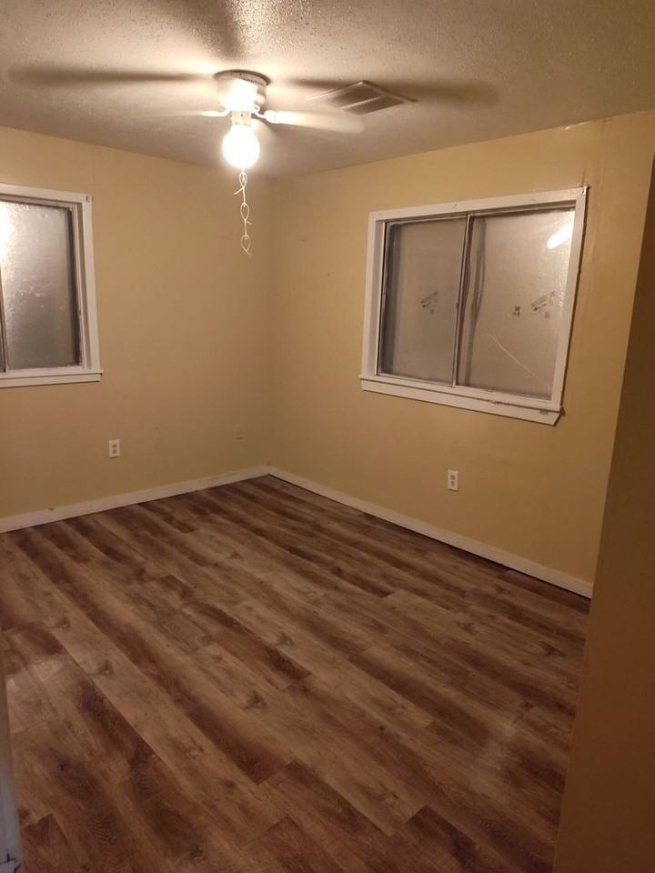 1018 Deryll St - Photo 6 of 7