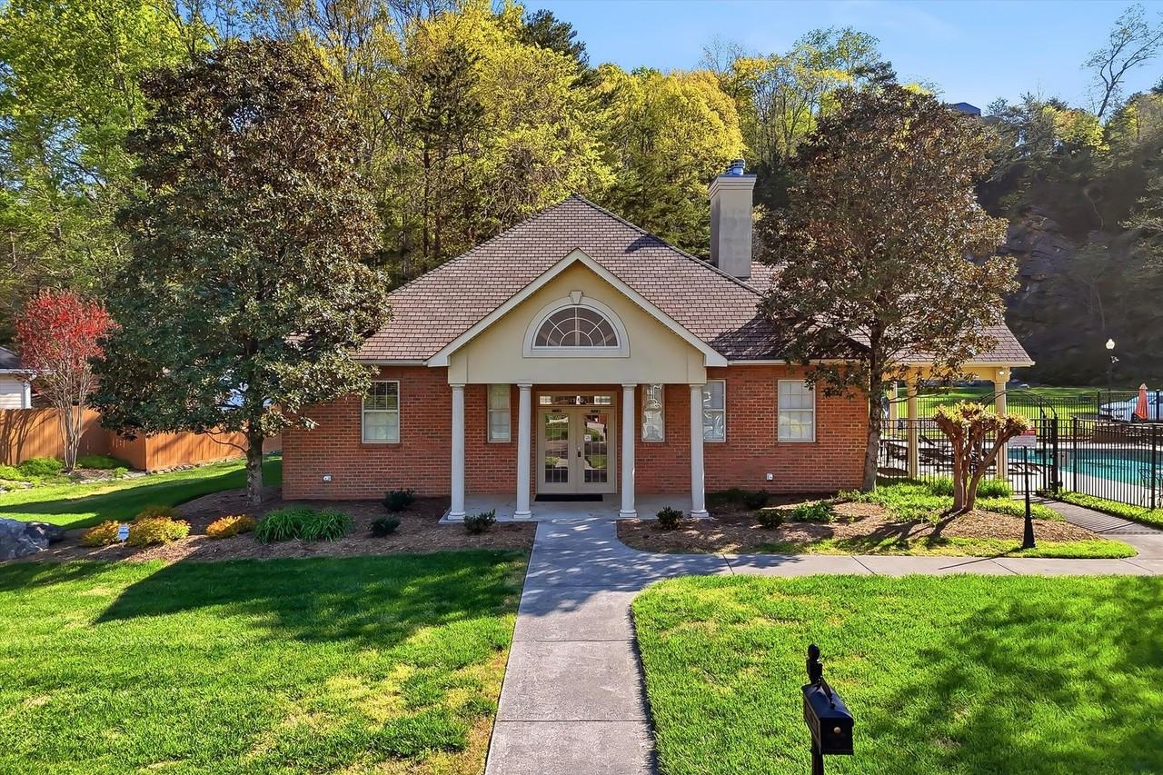 2009 Cascade Falls Ln - Photo 2 of 50