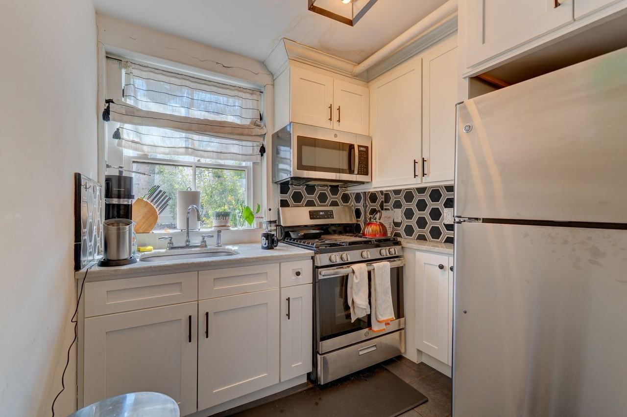 40 Trumbull St - Photo 5 of 7