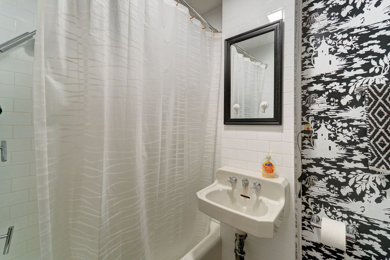 40 Trumbull St - Photo 6 of 7