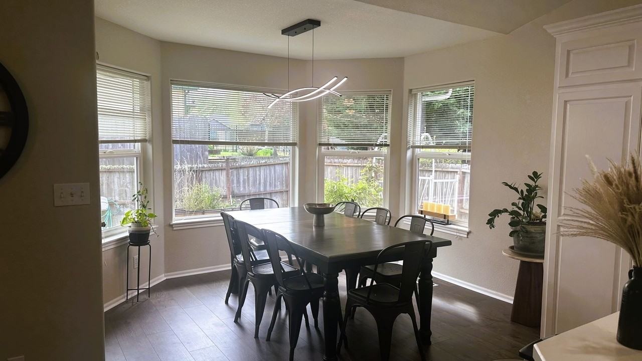 2409 Se Chinaberry Ave - Photo 3 of 14