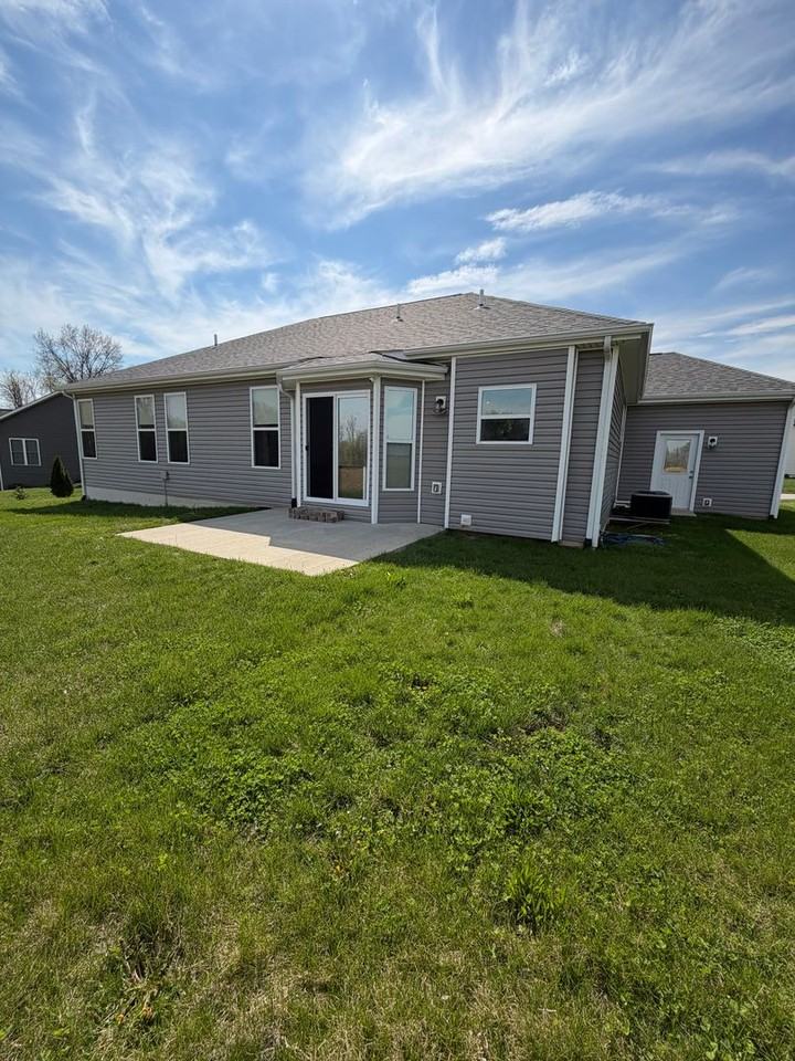 1204 Yeats Ct - Photo 2 of 37