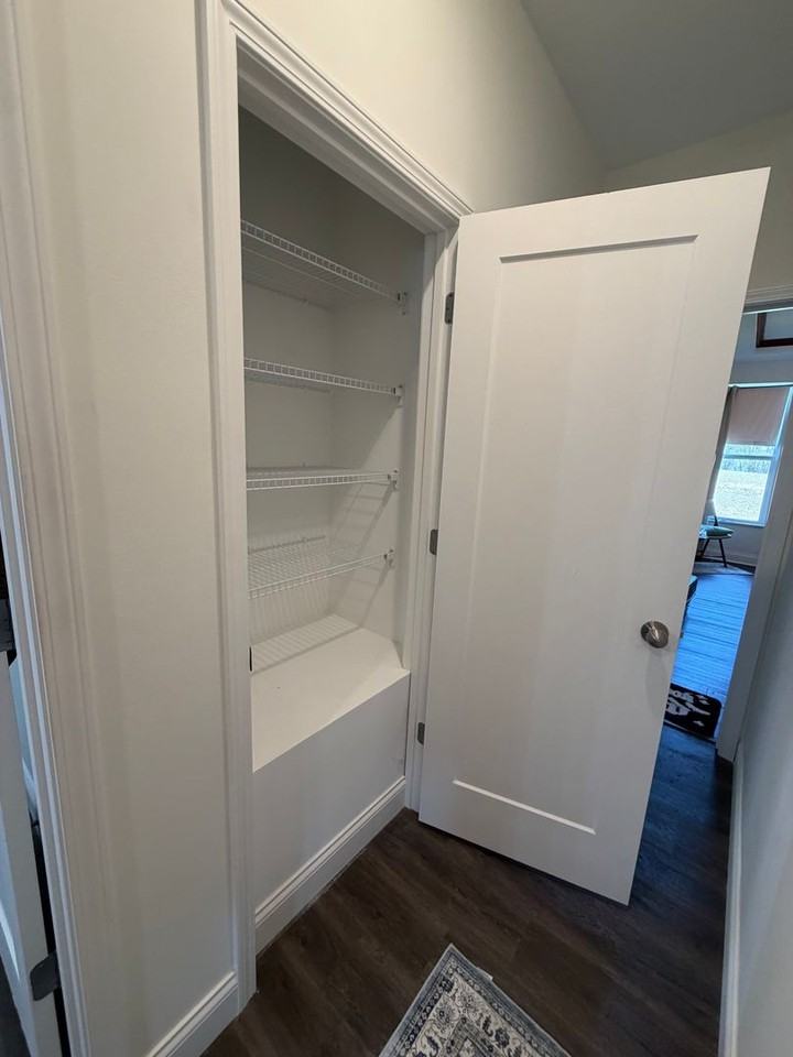 1204 Yeats Ct - Photo 7 of 37