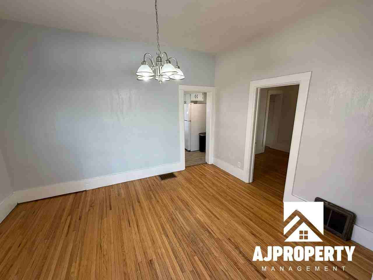 1612 S Cliff Ave - Photo 4 of 11