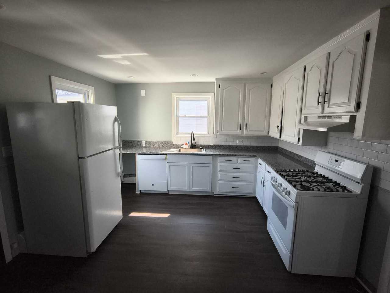 40 Broad St - Photo 3 of 13