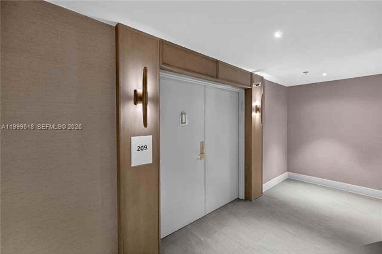 1413 20th St #209 - Photo 6 of 41