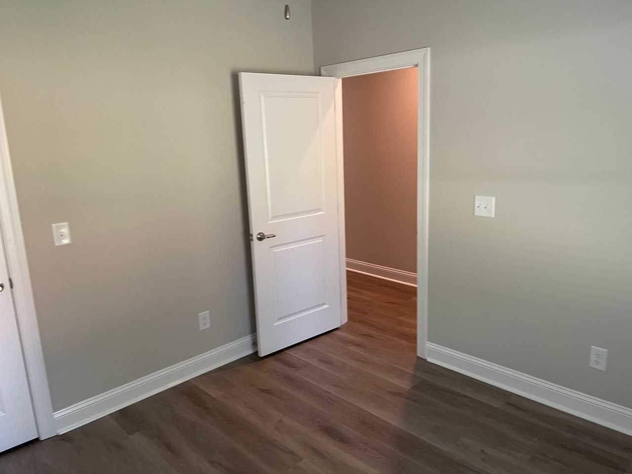 1300 Spring Dr - Photo 7 of 10