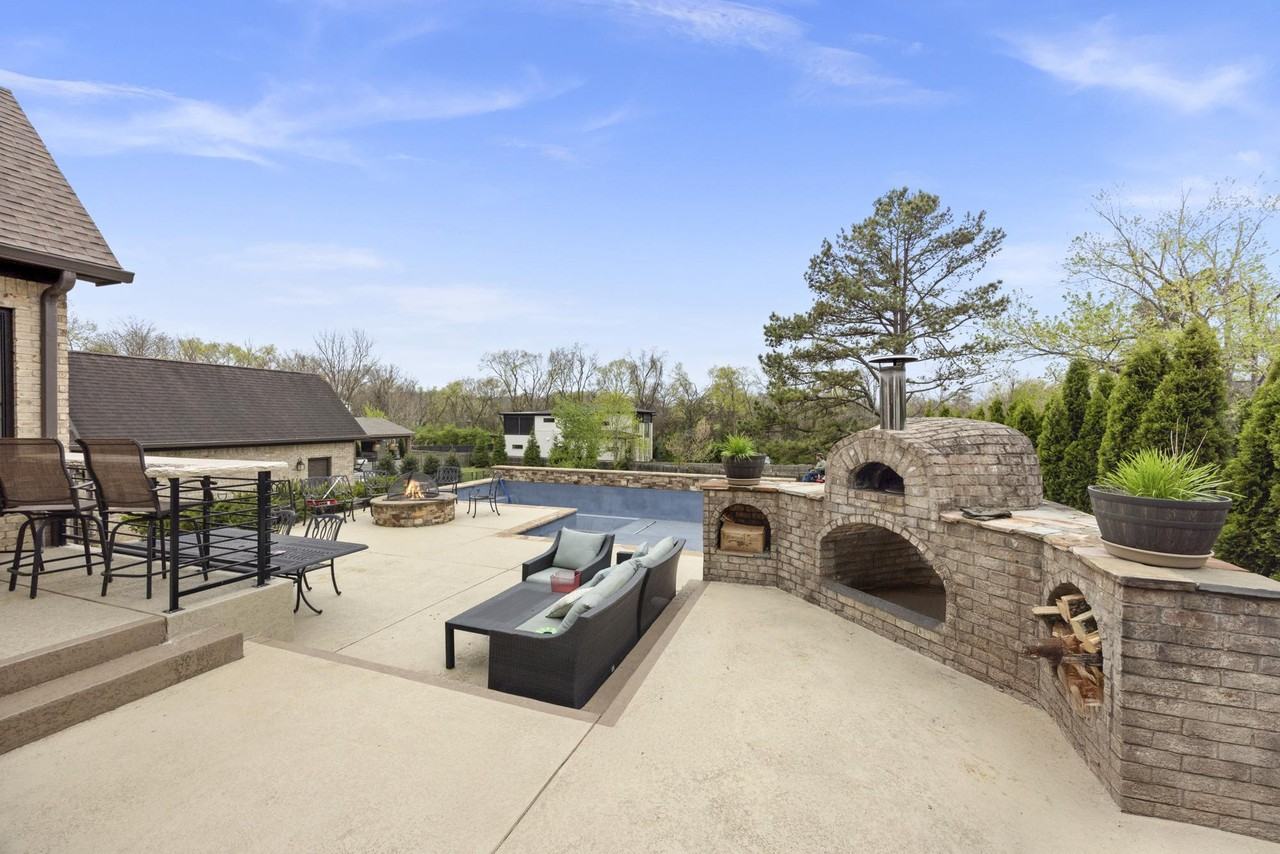 4603B Lealand Ln #1 - Photo 3 of 26