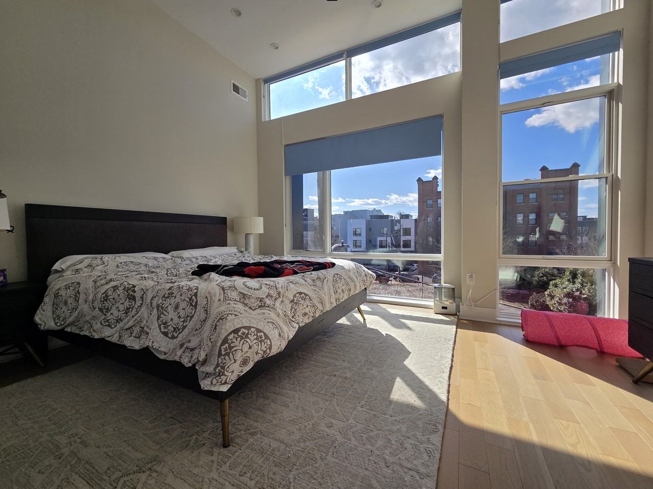 1227 N Leithgow St #1 - Photo 6 of 21