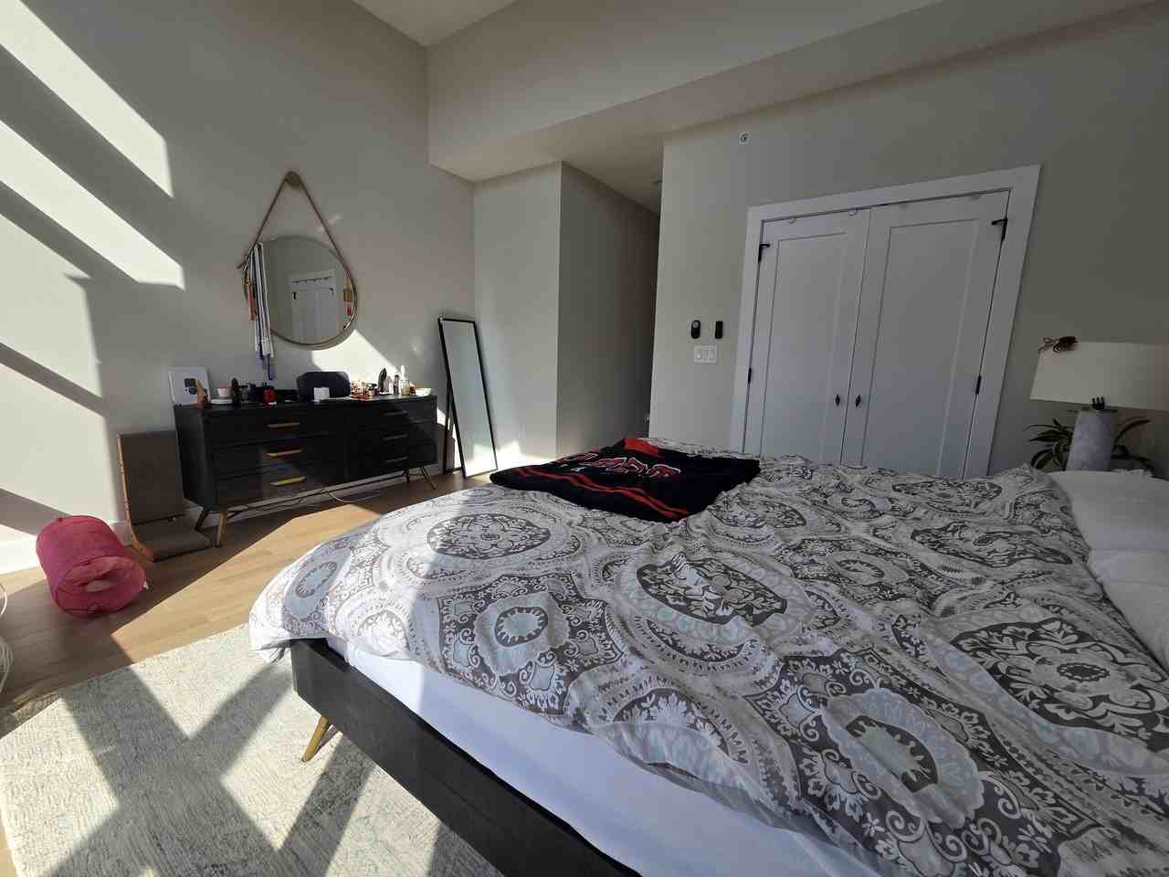 1227 N Leithgow St #1 - Photo 7 of 21