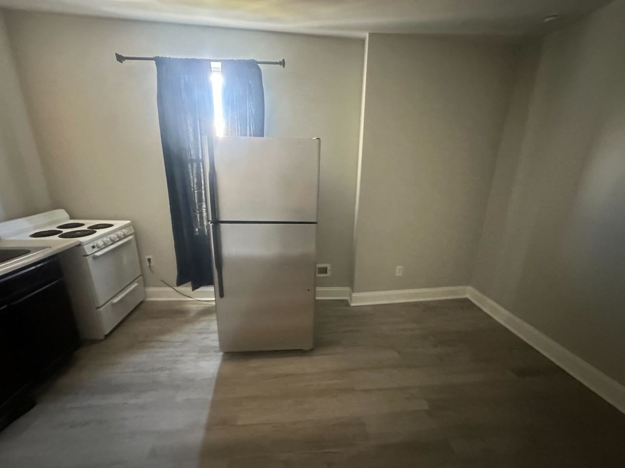 1325 N 49th St #2 - Photo 3 of 7