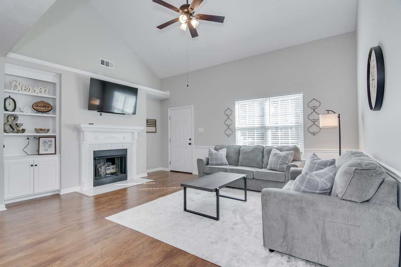 2003 Helmsdale Ln #1 - Photo 3 of 20