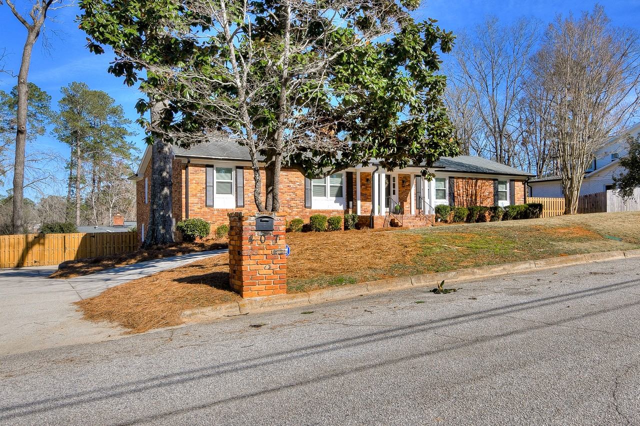 407 Sheffield Cir #1 - Photo 2 of 38