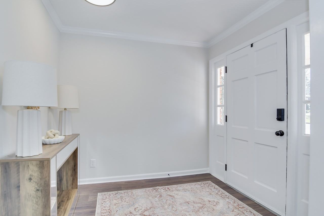 407 Sheffield Cir #1 - Photo 4 of 38