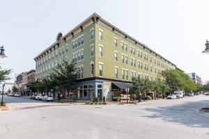 featured image of 117 N 5th St