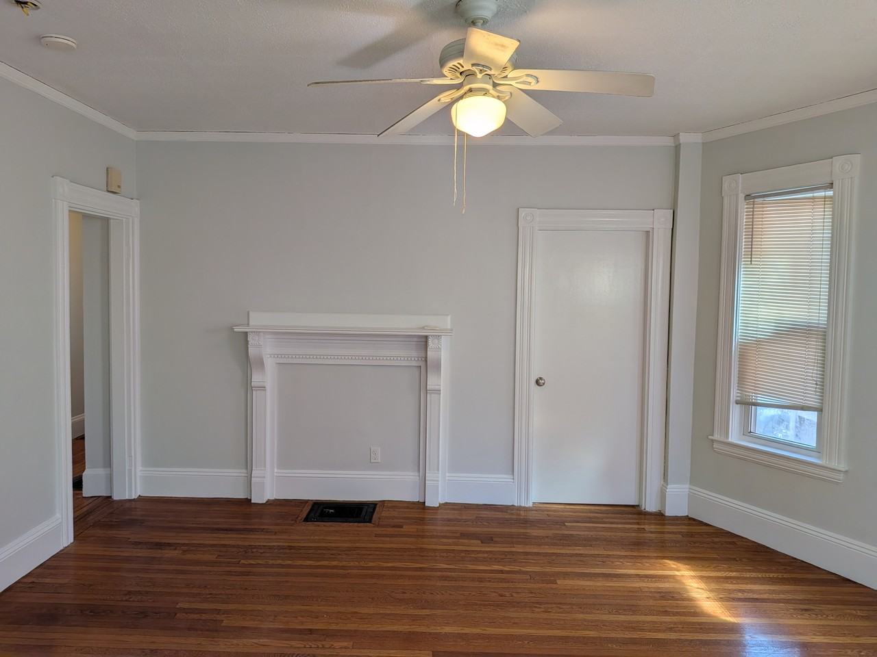 28 Albion St #1 - Photo 4 of 10