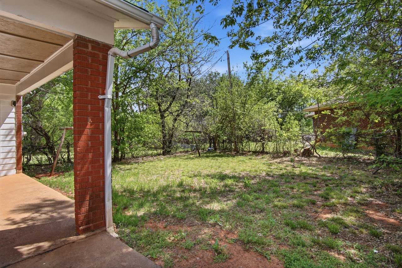 846 Marilyn St #1 - Photo 5 of 38