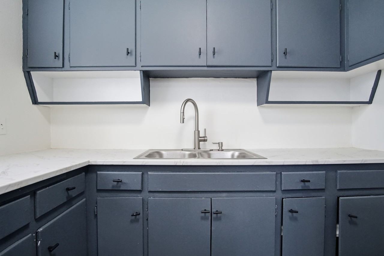 846 Marilyn St #1 - Photo 6 of 38