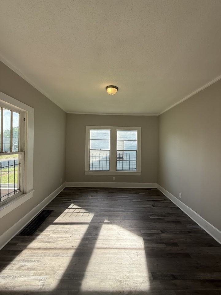 2523 16th Street Ensley #1 - Photo 3 of 11