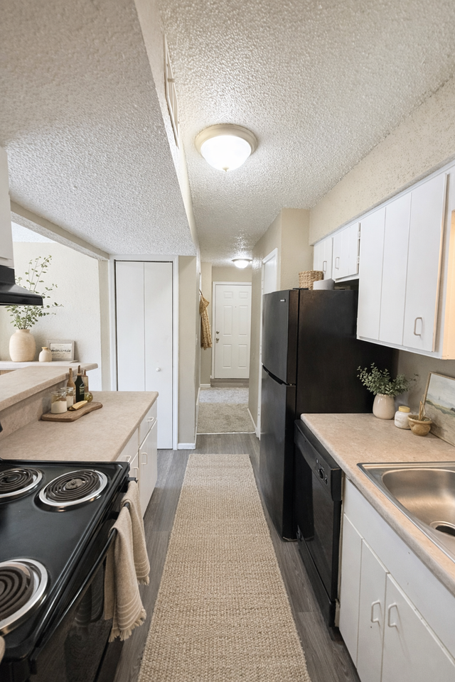 Edgewood Apartments - Photo 2 of 16