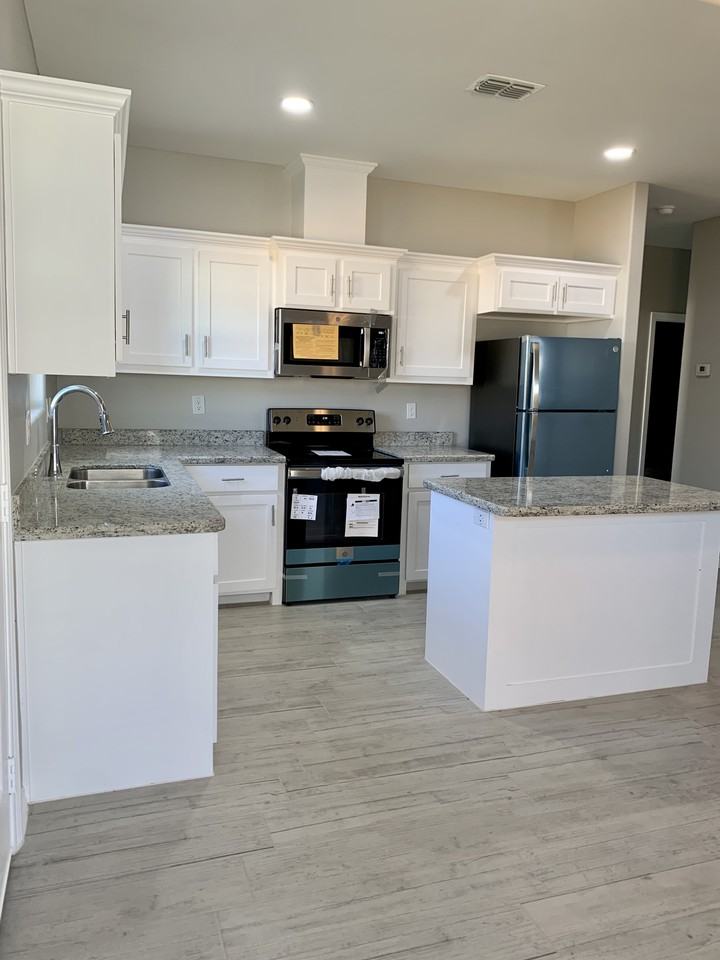 5001 N Dahlia St #3 - Photo 4 of 14