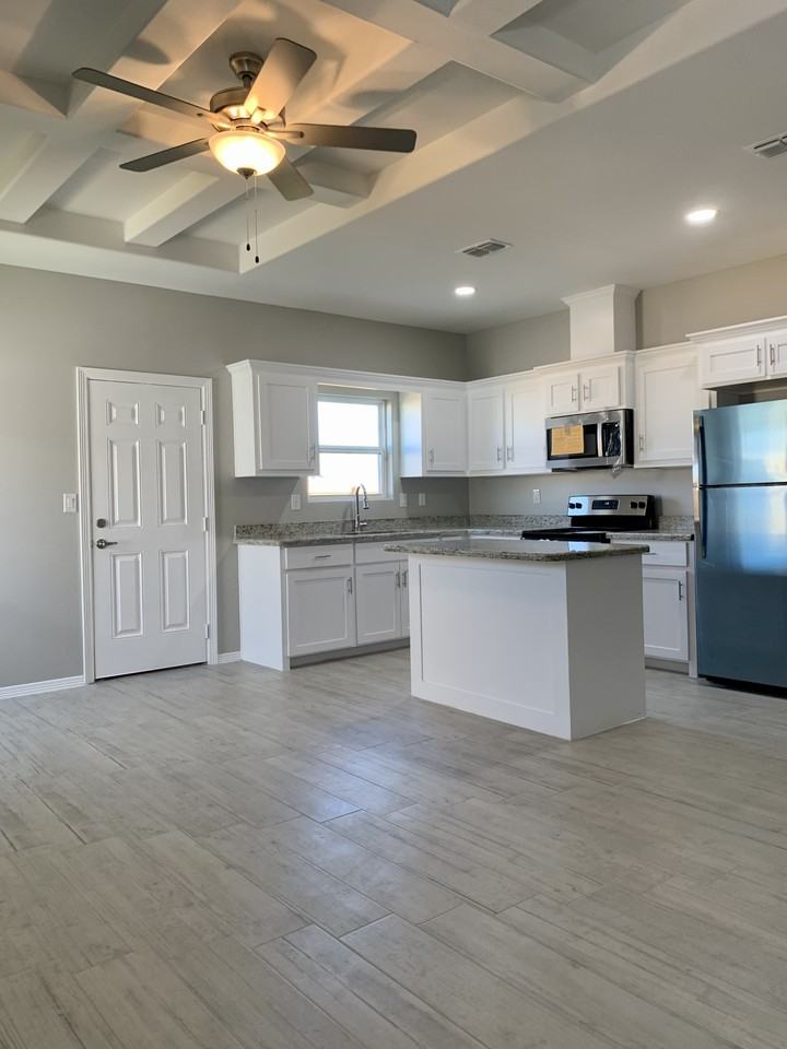 5001 N Dahlia St #3 - Photo 6 of 14