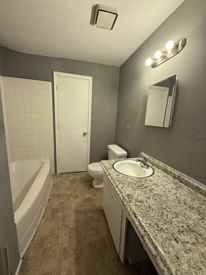 63 Wilkes Cir #1 - Photo 3 of 11