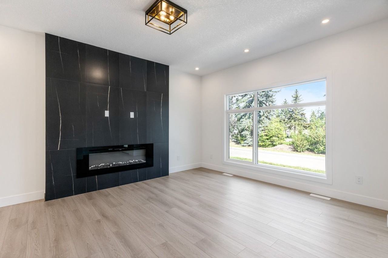 7906 75 St Nw #1 - Photo 3 of 27