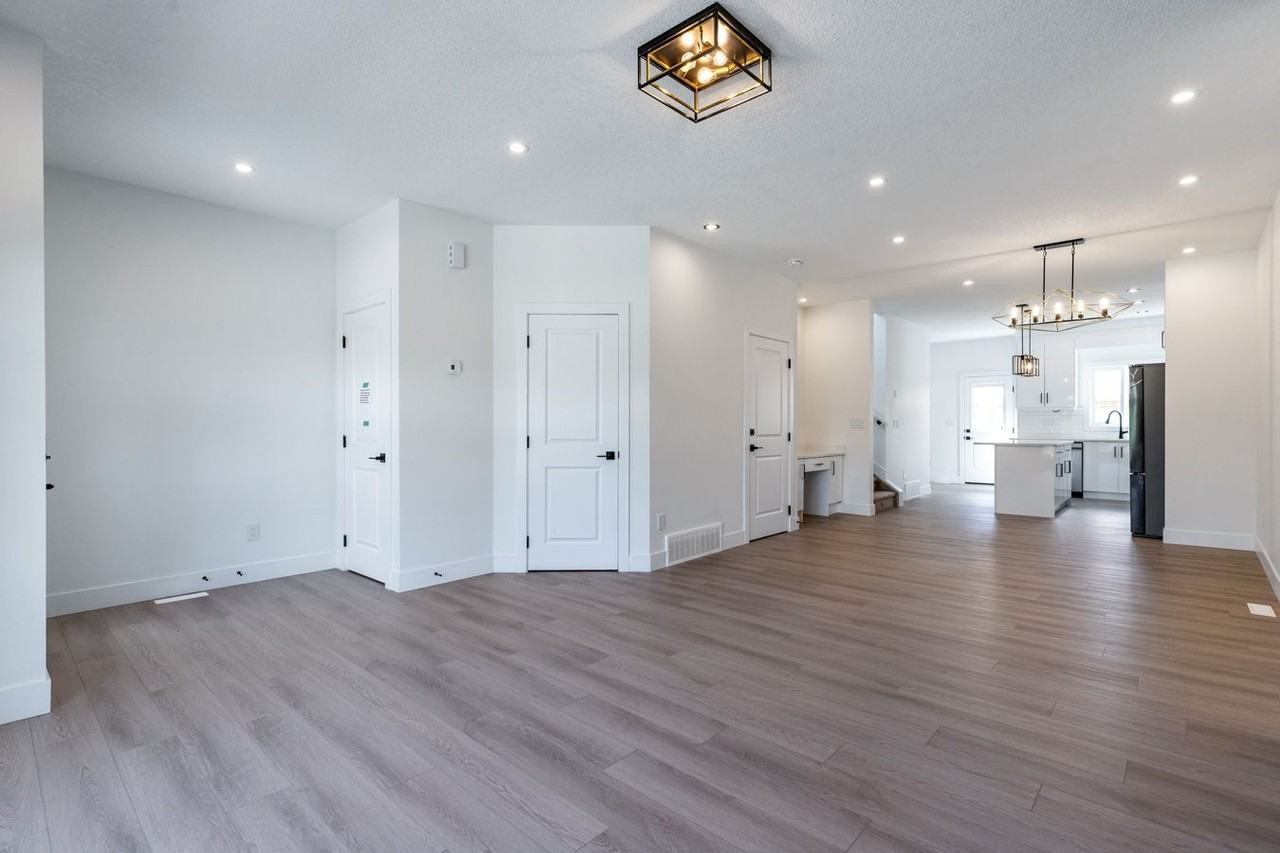 7906 75 St Nw #1 - Photo 4 of 27