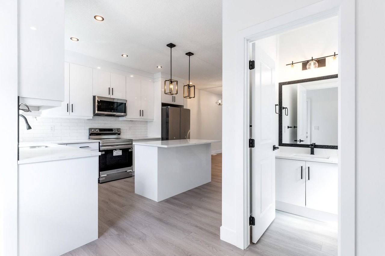 7906 75 St Nw #1 - Photo 6 of 27