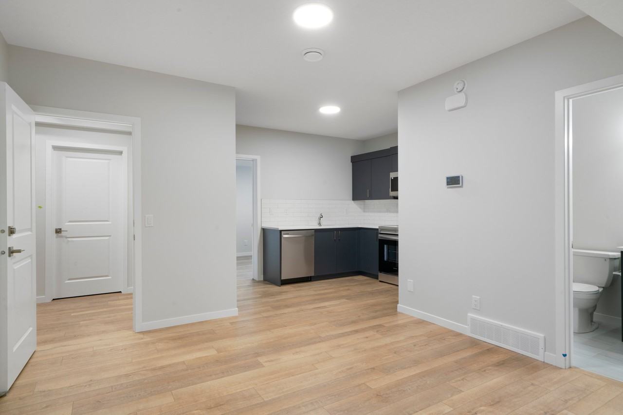 31B Royston Way Nw #B - Photo 2 of 20